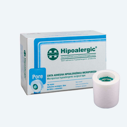 Cinta Hipoalergic Pore, rollo blanco junto a la caja. La foto no imprime medida, cantidad ni racionador; el color de suministro no está confirmado.