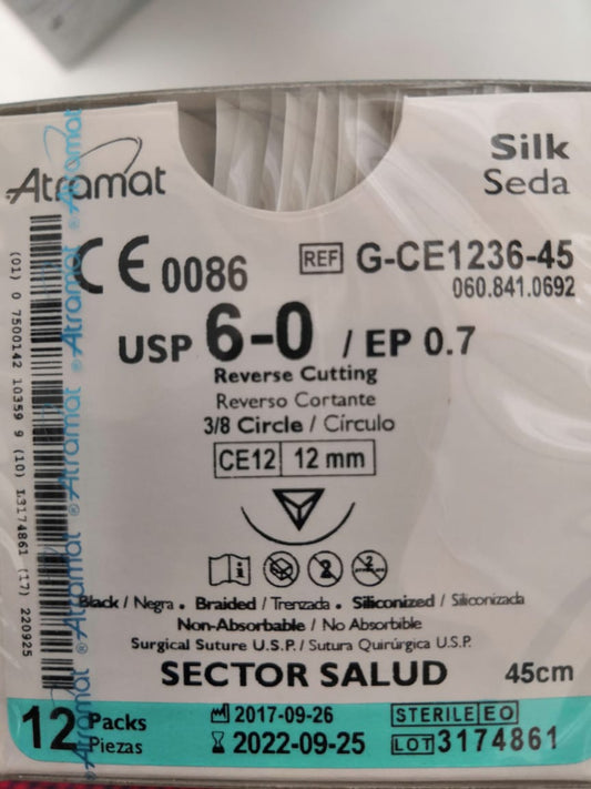 Atramat seda negra USP 6-0, 45 cm, aguja CE-12 reverso cortante de 12 mm