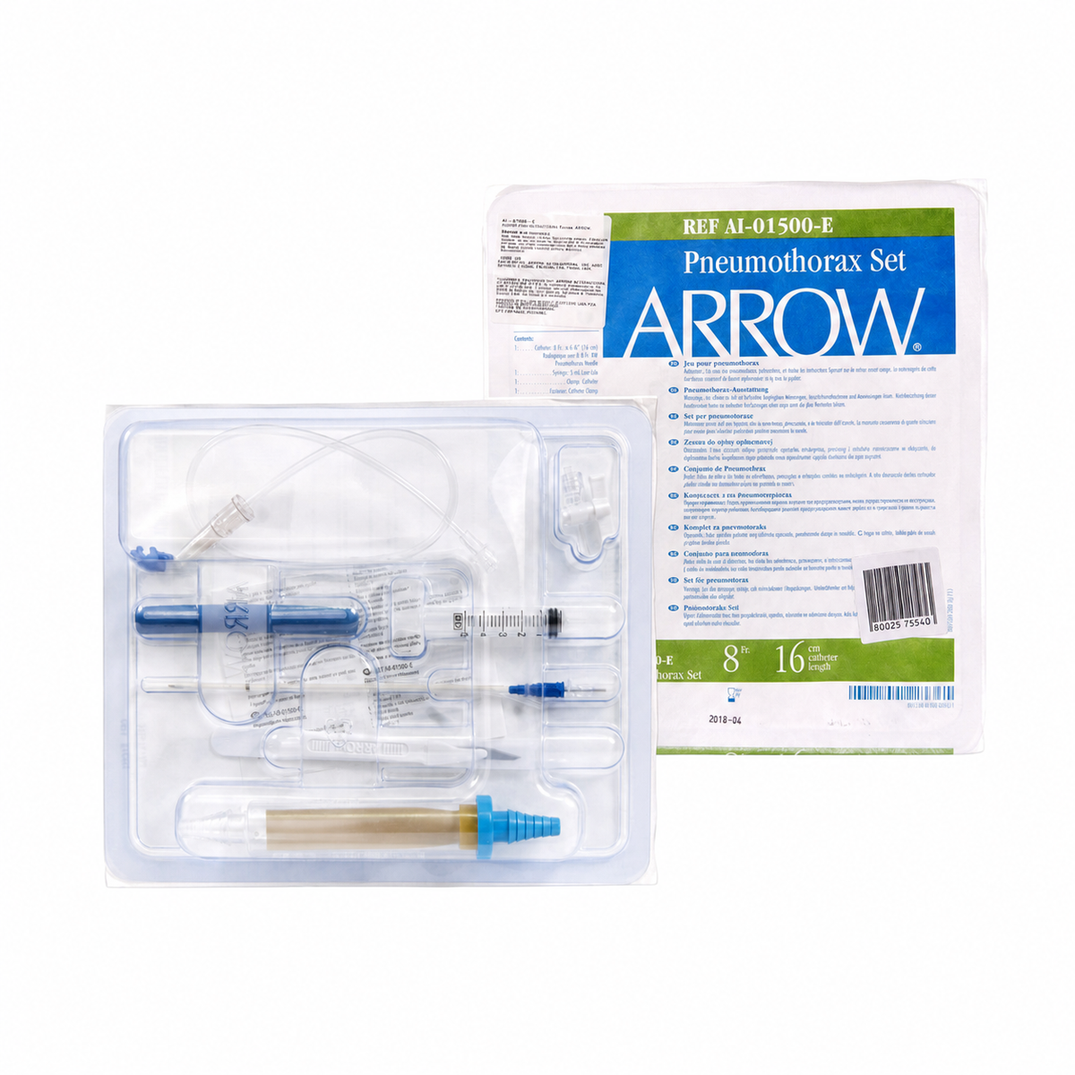 Arrow Pneumothorax Set AI-01500-E, catéter 8 Fr × 16 cm con válvula de Heimlich sobre fondo blanco