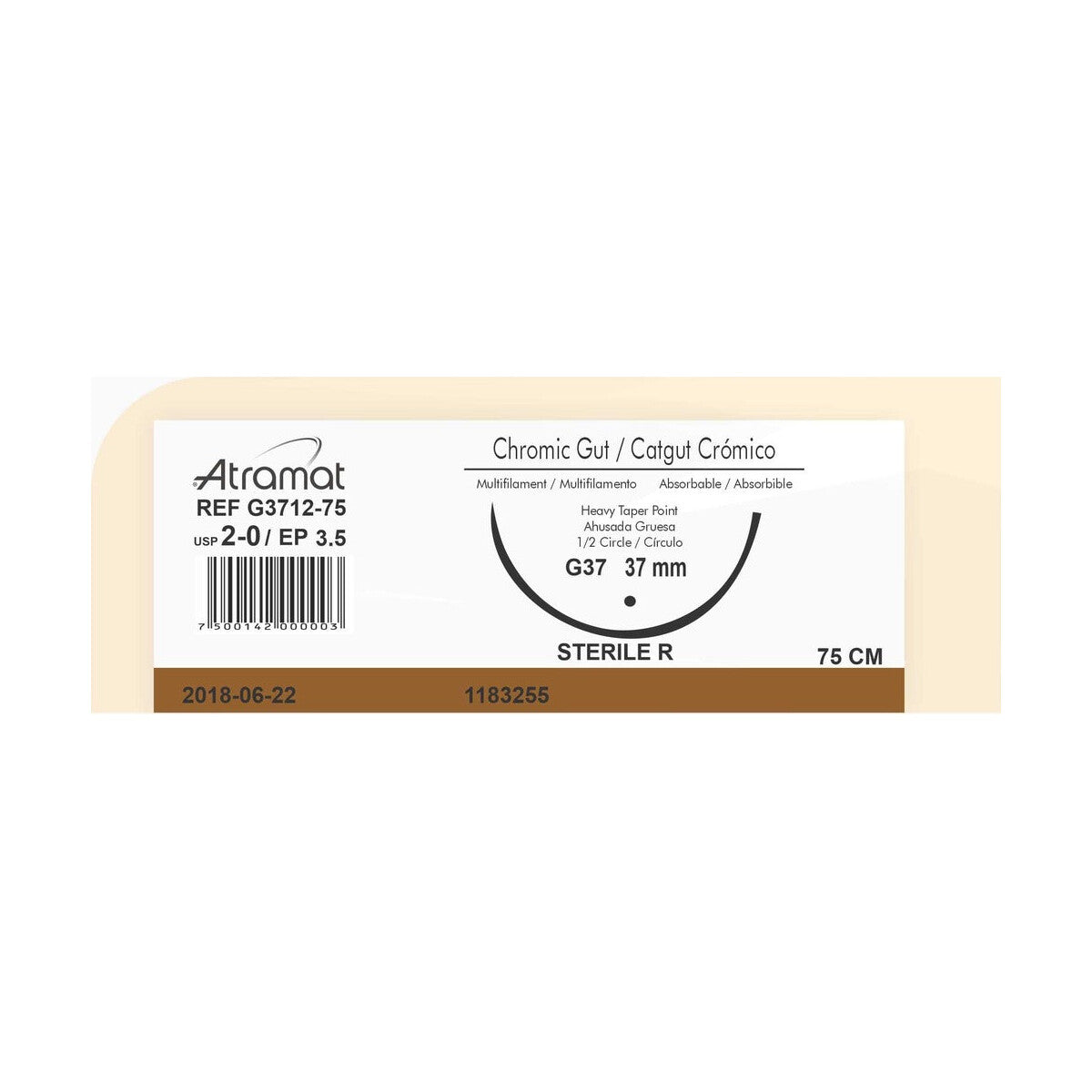 Sutura ATRAMAT Catgut crómico G3712-75, USP 2-0, 75 cm y aguja G37 sobre fondo blanco