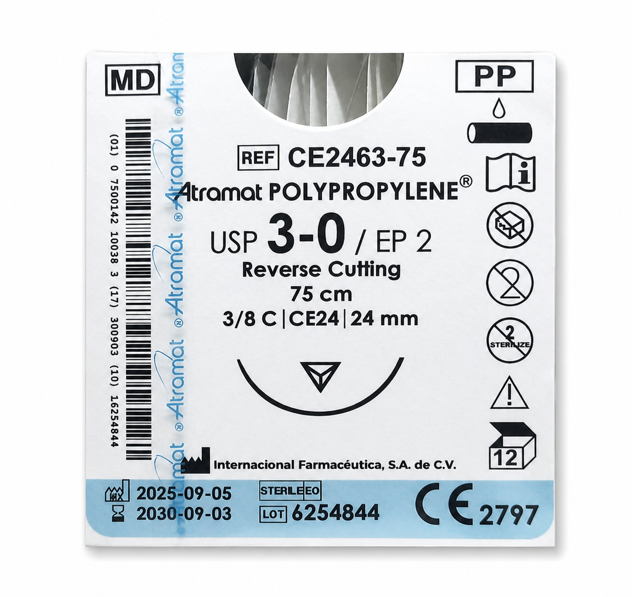 Atramat CE2463-75, sutura de polipropileno USP 3-0 de 75 cm con aguja CE24 de 24 mm sobre fondo blanco