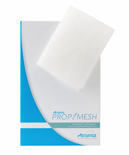Atramat PropyMesh G-MP13, malla quirúrgica de polipropileno 30 × 30 cm sobre fondo blanco