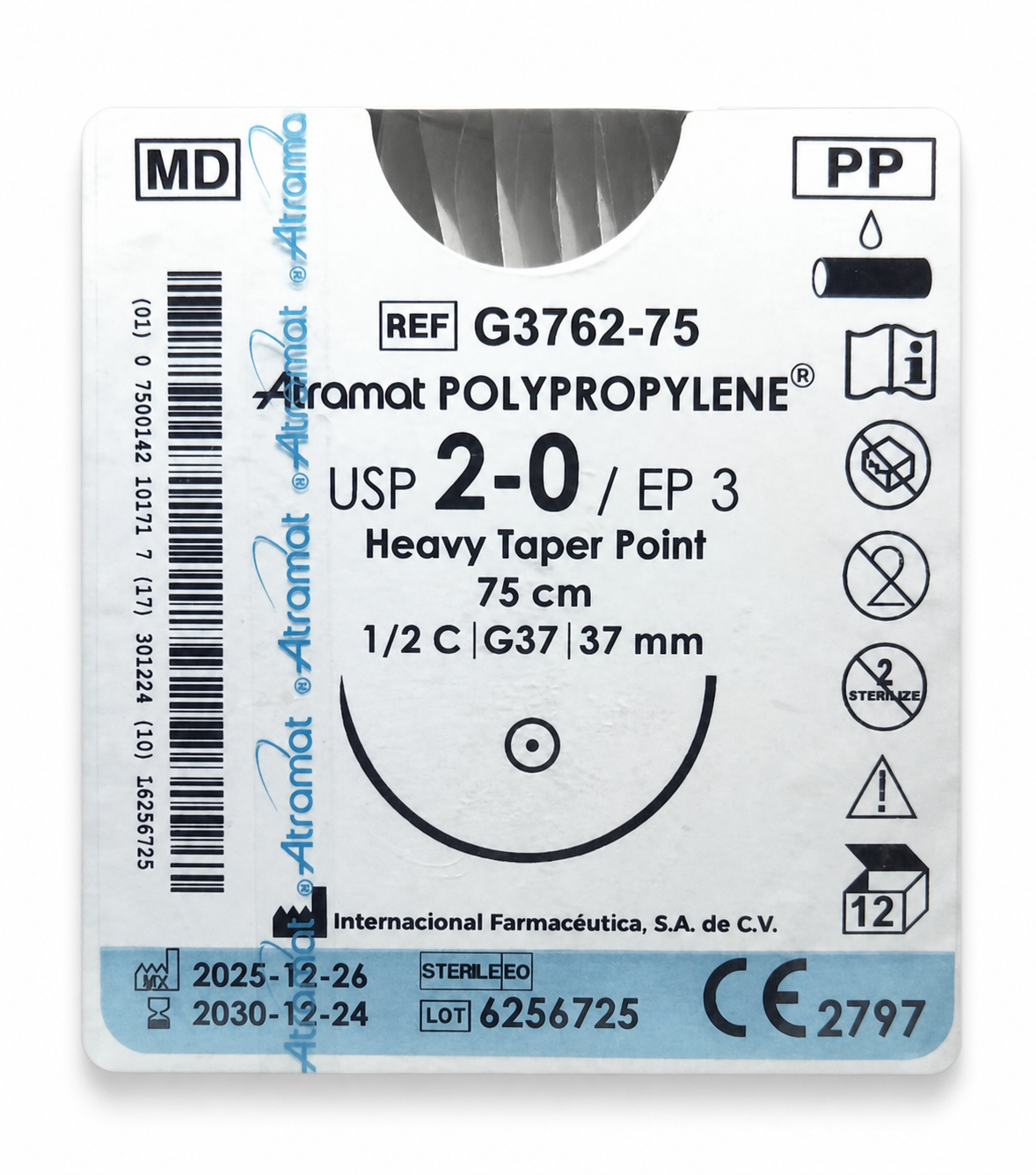 Atramat G3762-75, sutura de polipropileno USP 2-0 de 75 cm con aguja G37 de 37 mm sobre fondo blanco