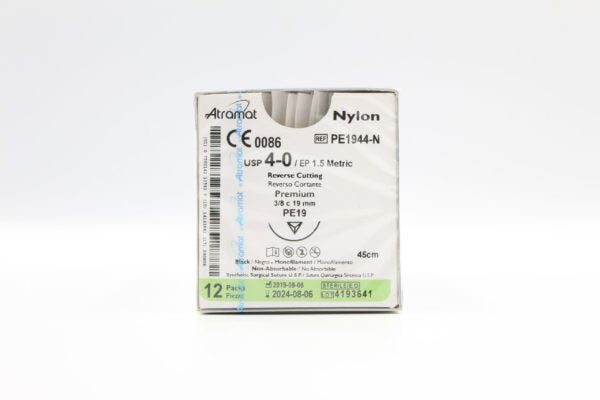 Atramat Nylon PE1944-N sutura no absorbible negra USP 4-0 de 45 cm con aguja reverso cortante de 19 mm