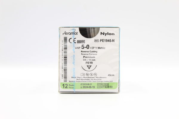 Atramat Nylon PE1945-N sutura no absorbible negra USP 5-0 de 45 cm con aguja reverso cortante de 19 mm