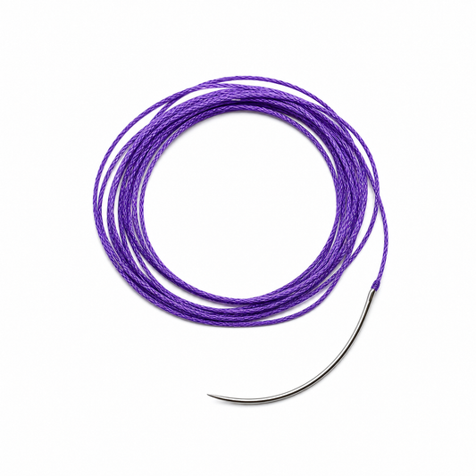 Imagen optimizada: Atramat PGA R2691-75 calibre 0, sutura violeta de 75 cm con aguja R26 curva, presentación ilustrativa sobre fondo blanco