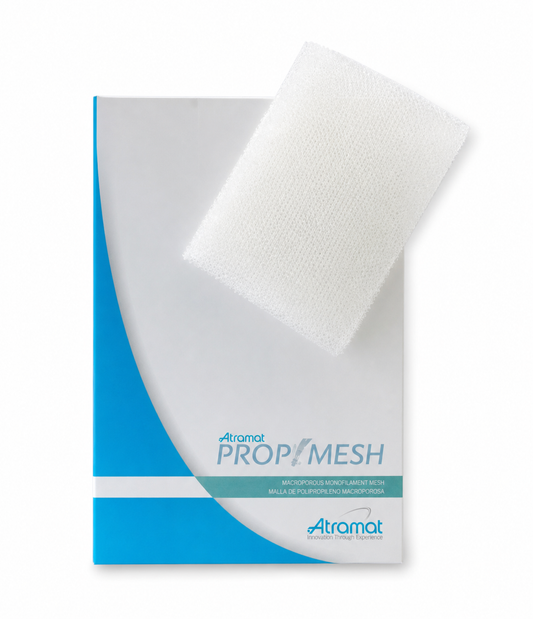Atramat PropyMesh MP12, malla de polipropileno 15 × 15 cm sobre fondo blanco