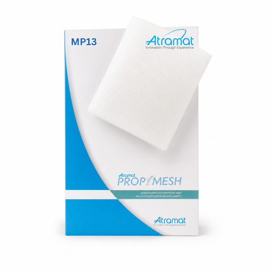 Atramat PropyMesh MP13, malla de polipropileno 30 × 30 cm sobre fondo blanco