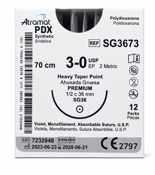 Atramat SG3673, sutura PDX violeta USP 3-0 de 70 cm con aguja SG36 de 36 mm sobre fondo blanco