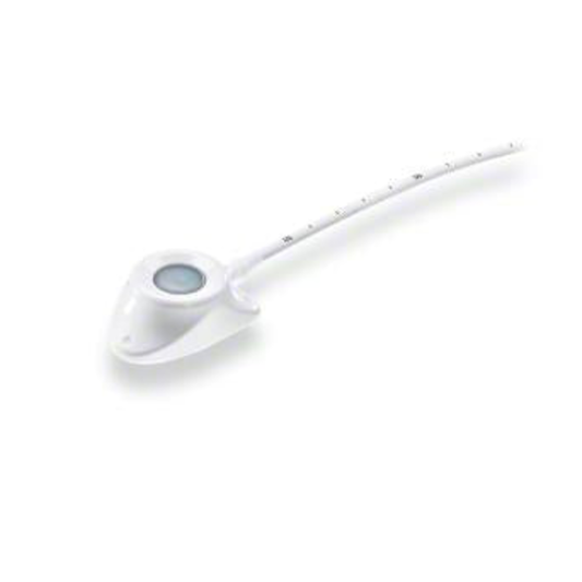 B. Braun Celsite ST305P 4436946, puerto venoso implantable con catéter PUR 6.5F, sobre fondo blanco