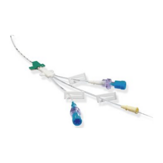 B. Braun Certofix Trio Paed S513 4167244-07, catéter pediátrico triple lumen 5F x 13 cm, sobre fondo blanco