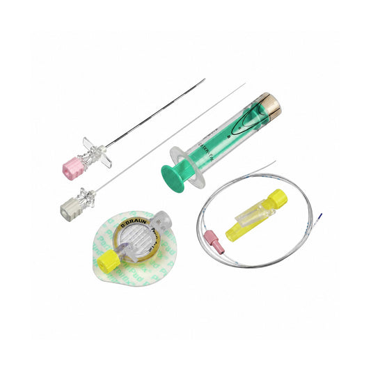 B. Braun Espocan 4556666 kit combinado espinal y epidural Pencan 27G sobre fondo blanco