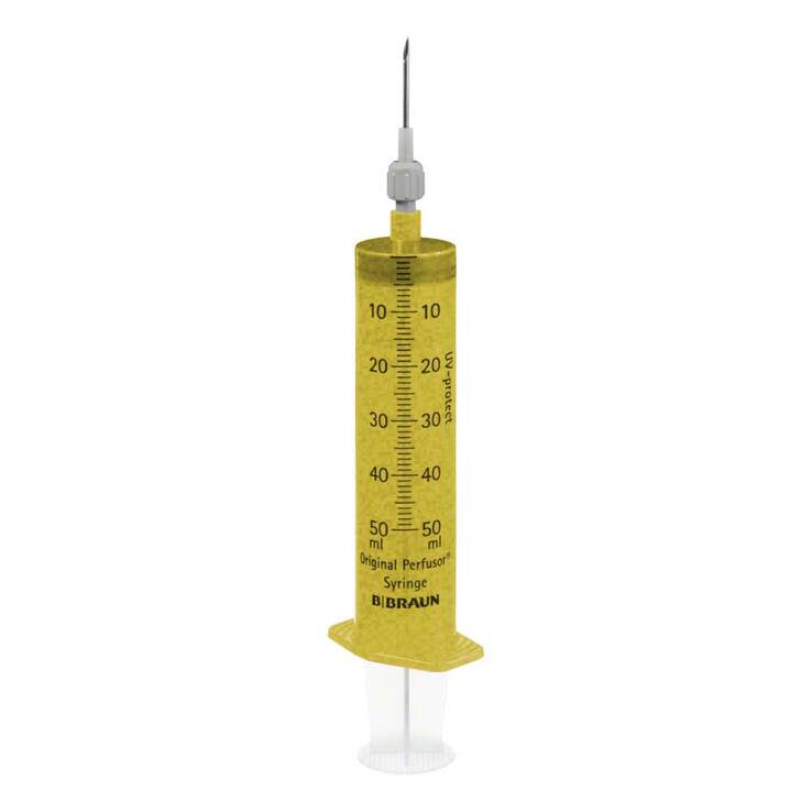 B. Braun Original Perfusor 8728861F-06 — jeringa ámbar de 50 ml con aguja de aspiración