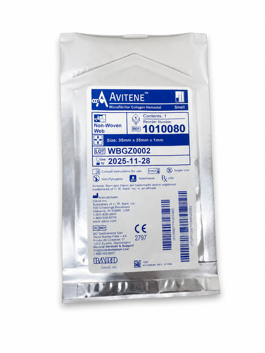 BD Avitene Sheet hemostático 35 × 35 mm, referencia 1010080, sobre fondo blanco