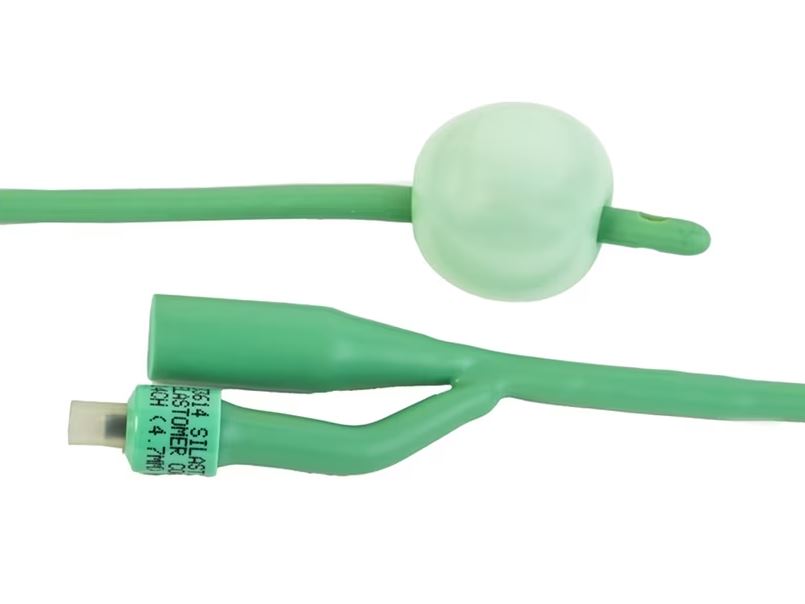 Sonda Foley BD Silastic de 2 vías: globo de retención inflado, ojo de drenaje y embudo con la referencia 33614 y la leyenda SILASTIC ELASTOMER impresas