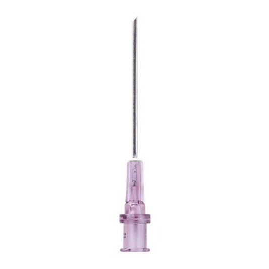 BD Blunt Fill Filter 305211, aguja 18G x 1½ pulgadas con filtro de 5 micras sobre fondo blanco