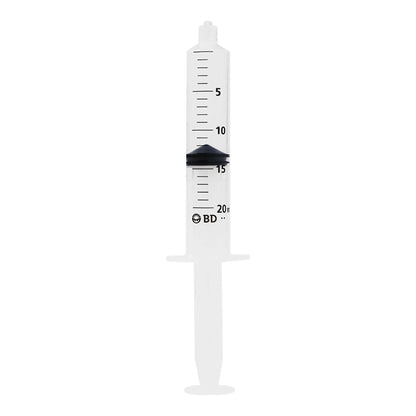 Jeringa BD Plastipak 20 ml Luer-Lok sin aguja, escala hasta 20 ml, sobre fondo blanco