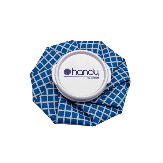 Bolsa Handy azul con cuadrícula blanca y tapa Handy by Hergom. La misma foto ilustra las tres capacidades.