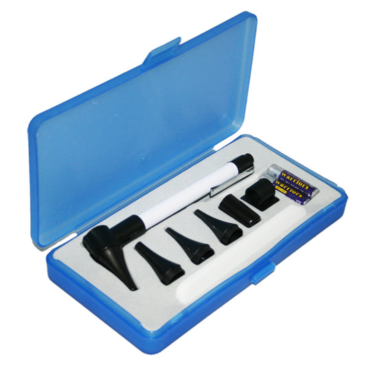 Estuche azul claro del otoscopio Checkatek KT-GF08P con la lámpara y los espéculos