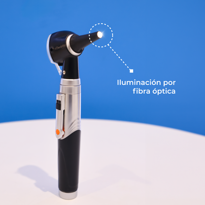 Otoscopio Checkatek T310 con el espéculo iluminado por fibra óptica.