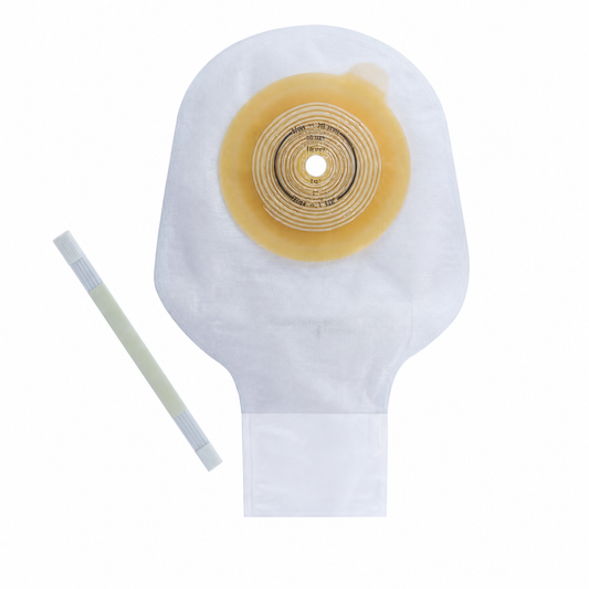 Bolsa de colostomía pediátrica Coloplast Alterna, sobre fondo blanco