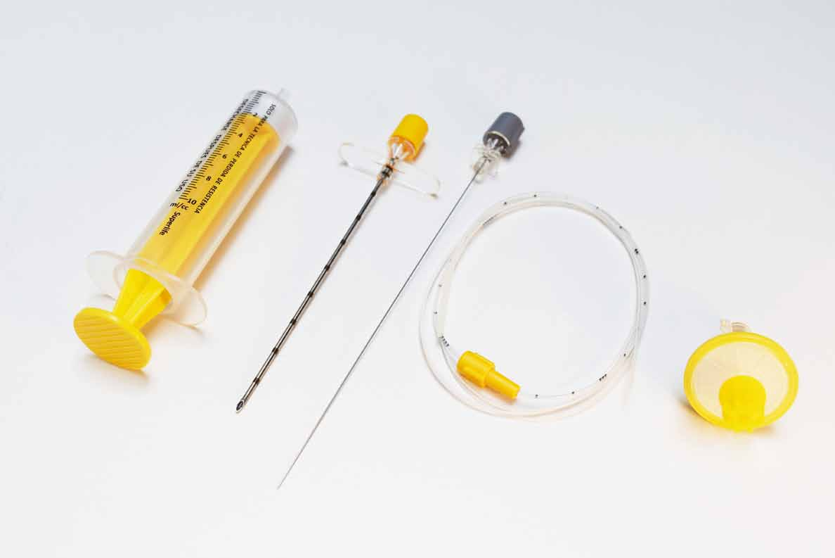 Jeringa de pérdida de resistencia, Tuohy 17G, Whitacre 27G, catéter epidural 19G y sujetador filtrante del equipo Lefarma Raquimix III