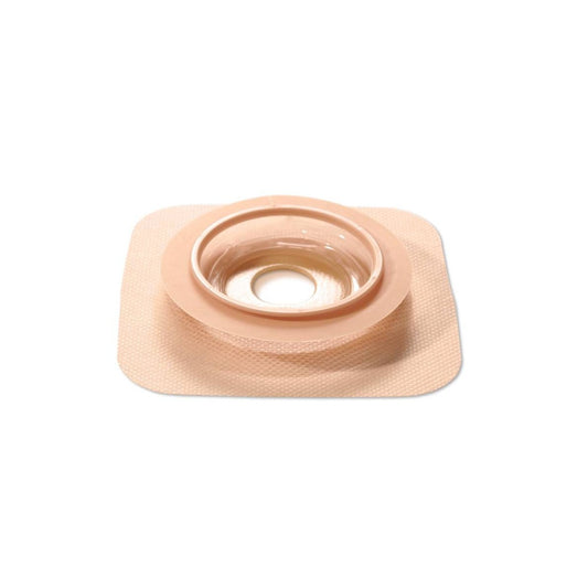 Placa ConvaTec Natura Durahesive moldeable de 57 mm, referencia 421040 sobre fondo blanco