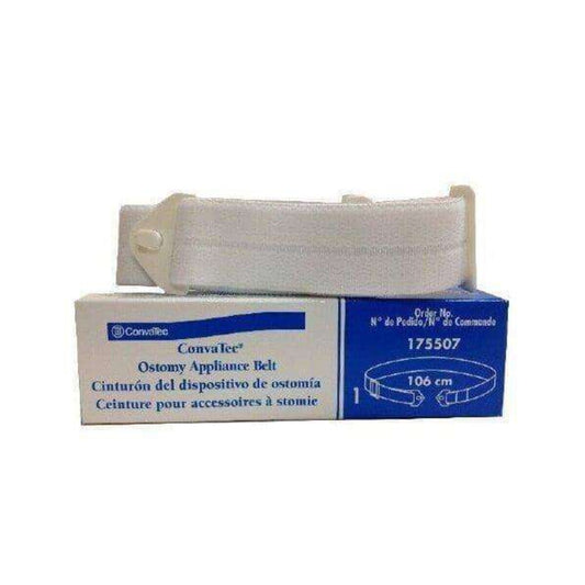 Cinturón ajustable para bolsa de colostomía ConvaTec Sur-Fit Plus sobre fondo blanco