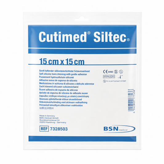 Cutimed Siltec 7328503, apósito de espuma de silicona de 15 cm x 15 cm, empaque individual sobre fondo blanco