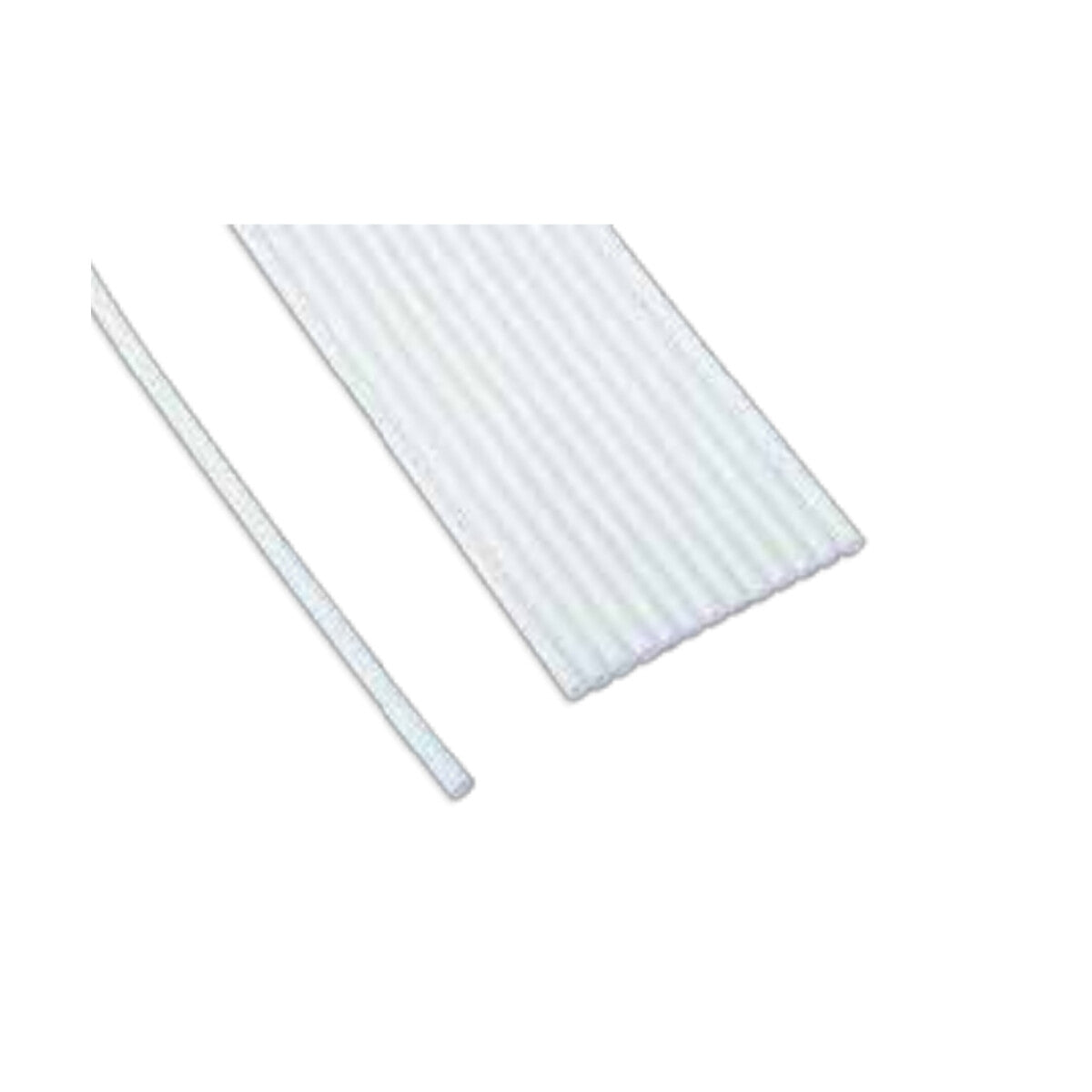 Drenaje multilumen Degania Silicone de 16 lúmenes y 40 cm sobre fondo blanco