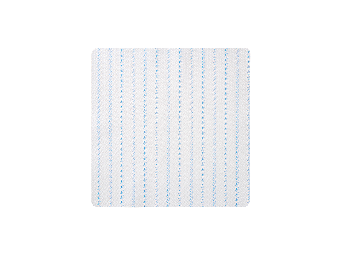 Malla Ethicon PROCEED PCDM1 cuadrada 15 × 15 cm, lado de polipropileno con franjas azules, sobre fondo blanco