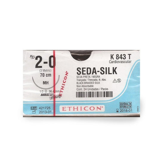 Ethicon SEDA-SILK K843T seda negra USP 2-0 con aguja MH de 36.4 mm sobre fondo blanco