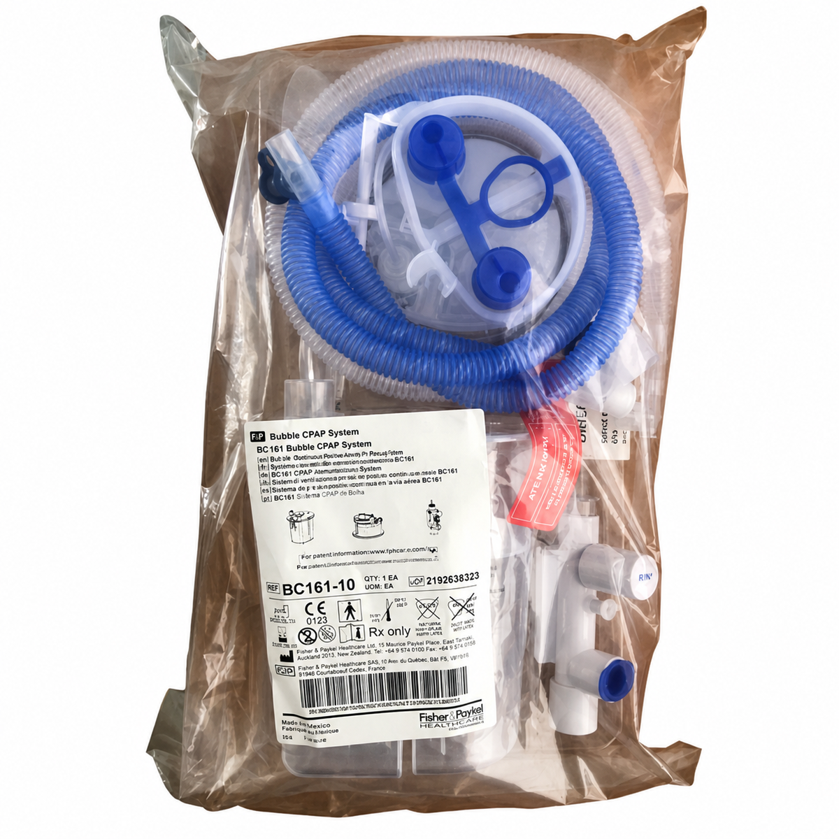 Sistema Bubble CPAP Fisher & Paykel BC161-10 empacado: circuito calentado, cámara y generador, sobre fondo blanco