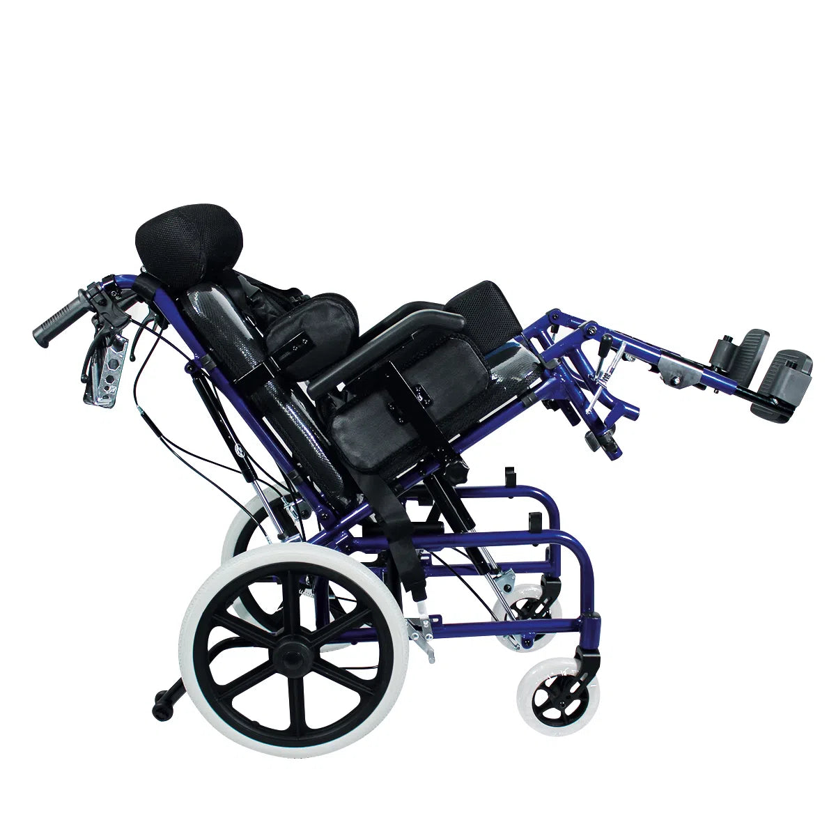 Silla de ruedas Handy S800 reclinada, con el descansapiernas elevado