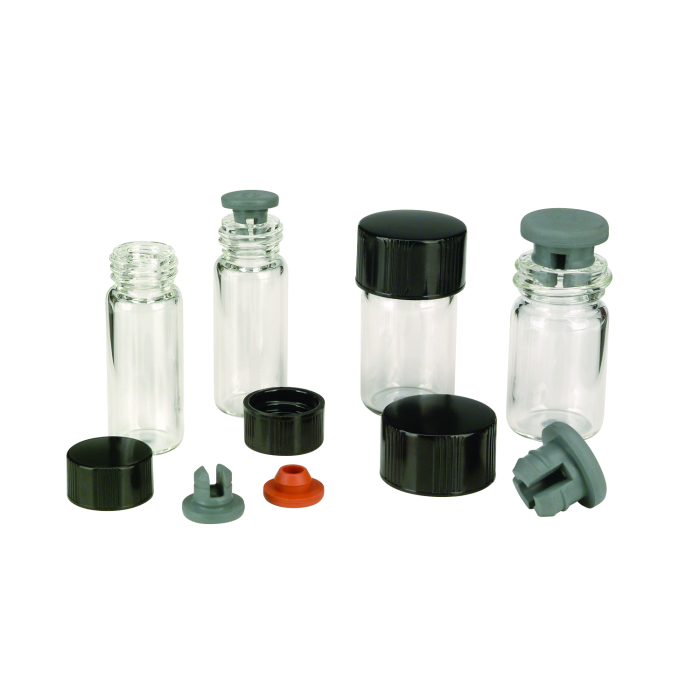 Viales y cierres de la serie WHEATON VACULE, fotografía ilustrativa. Venta: caja con 200 viales; 4 mL sin cierre, 5/10 mL con tapa fenólica negra sin liner. Tapones de goma de la foto no incluidos.