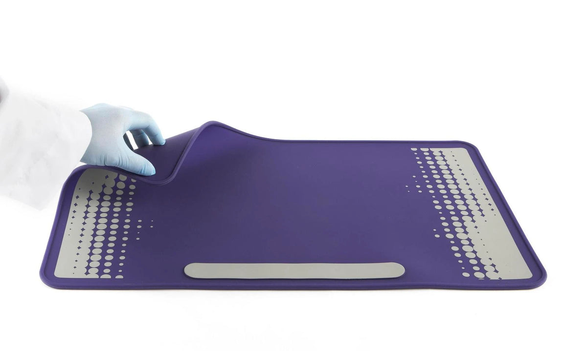 Tapete grande de silicona Heathrow Scientific HS120507, vista de la cara morado/gris, 35 × 60 cm