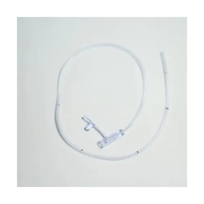 Sonda de alimentación infantil IPM 731, 8 Fr y 38.5 cm para alimentación enteral sobre fondo blanco