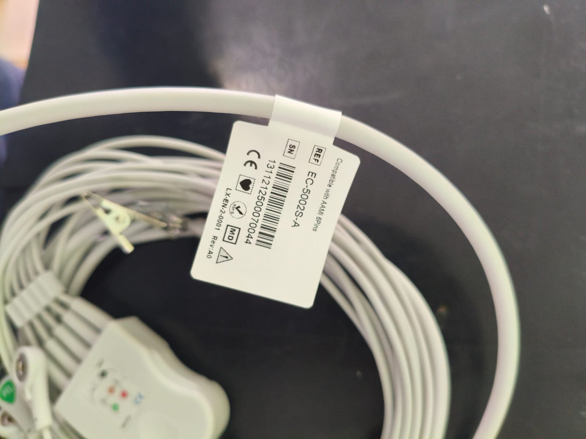 Etiqueta EC-5002S-A en cable ECG Orantech de cinco derivaciones