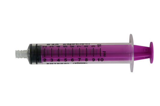 Vygon nutrisafe2 VY-P REF 1015.104, jeringa enteral de 10 ml con émbolo morado y conector nutrisafe2, sobre fondo blanco