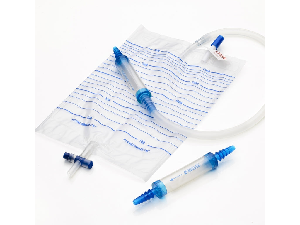 Válvula Heimlich Redax REF 10531 con bolsa recolectora de 2,000 ml, tubo de 50 cm y llave de vaciado, sobre blanco