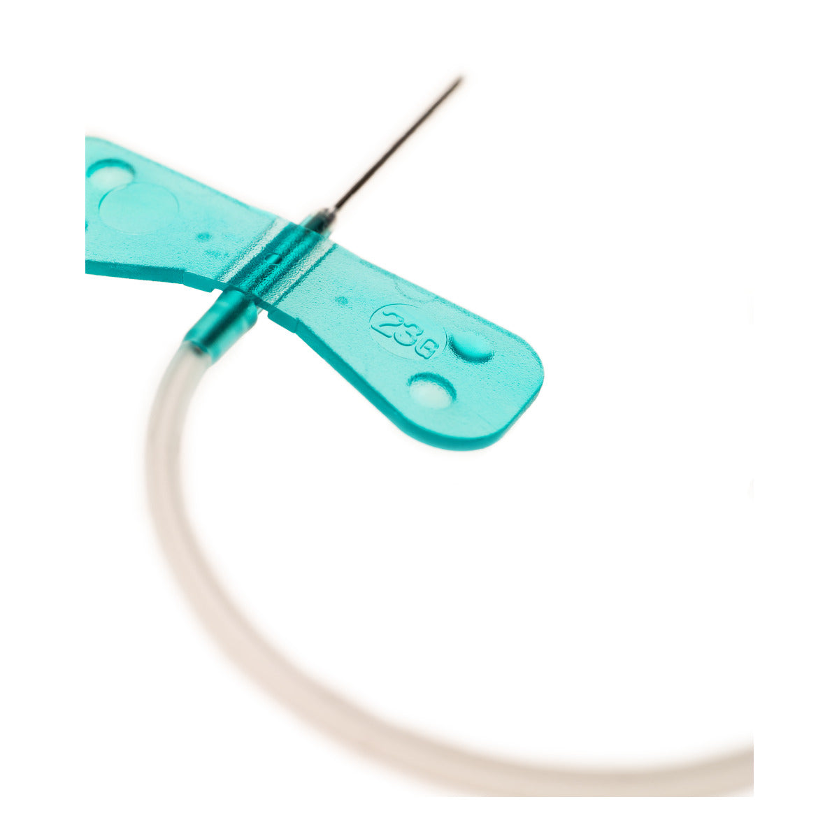 Detalle del ala Terumo SURFLO 23 G, calibre grabado en el ala azul sobre blanco