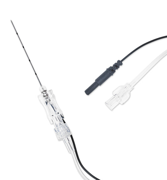 Vygon Echoplex+: aguja de plexo ecogénica con pabellón transparente, cable de estimulación y prolongador, sobre fondo blanco