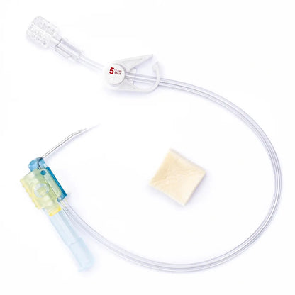 Aguja Huber Vygon PPS CT 802509 con cubo de espuma y clamp 5 cc/s MAX, sobre fondo blanco